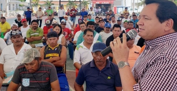 Engañan a pescadores yucatecos con apoyo federal: les pagan con cheques sin fondos