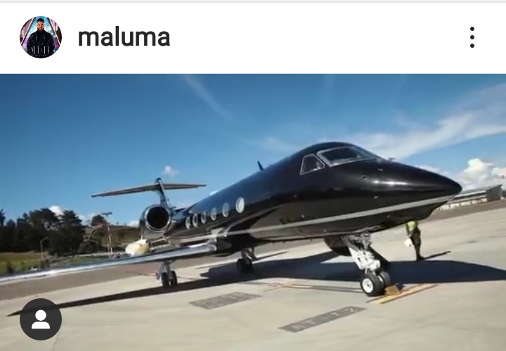 Maluma cumple un sueño más en su vida: ya tiene avión privado