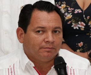 Huacho Díaz Mena y Felipe Cervera Hernández, los grandes ausentes a la hora de ayudar