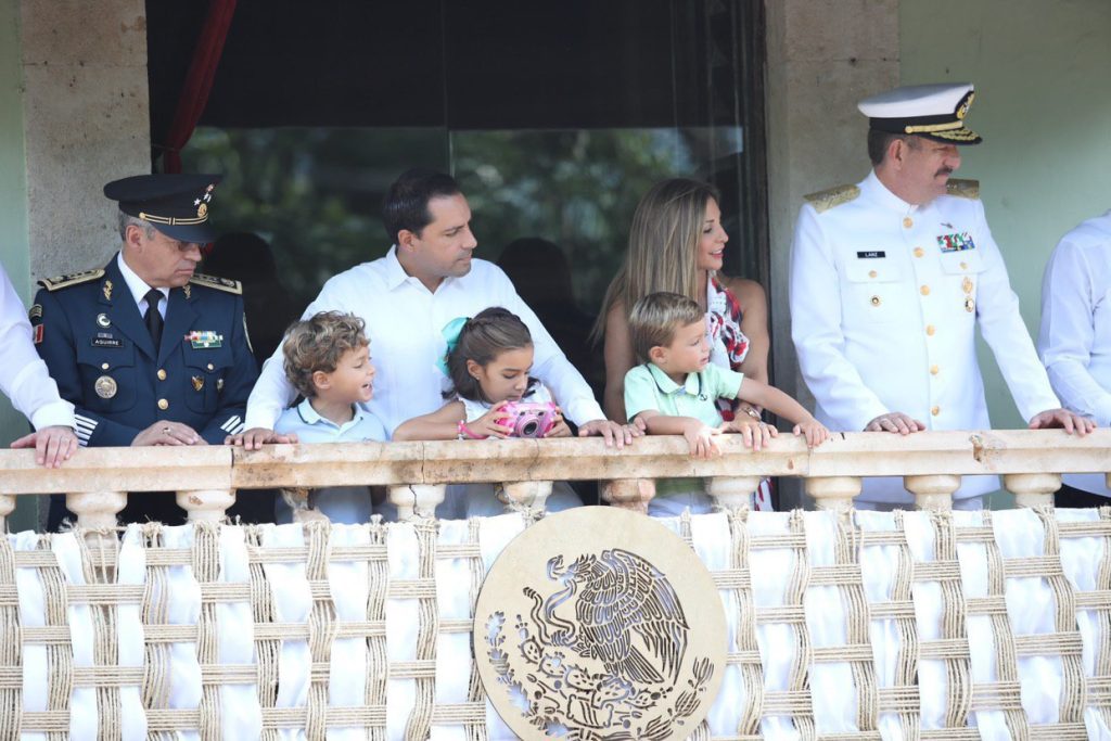En familia Vila Dosal celebra el Patriotismo y alta participación cívica en el Desfile del 16 de septiembre