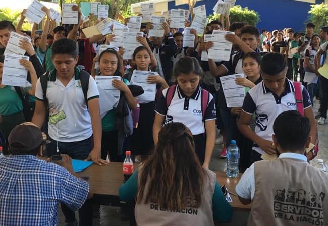 No están conformes con la disculpa de “Huacho” por la falta de pago de las becas a estudiantes
