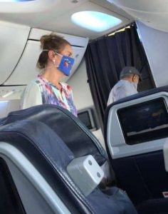 La esposa de AMLO viaja muy fifí en primera clase