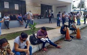 Protestan contra Huacho Díaz por falta de apoyos
