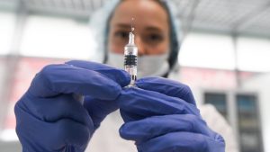 Se solicita personal de salud para el área de Covid-19