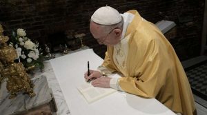 En su nueva encíclica el Papa Francisco llama a convertir el amor en una fuerza universal
