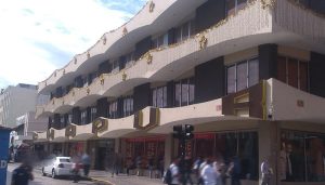 Comerciantes del centro “se rajan” de un acuerdo y ponen en peligro a sus empleados