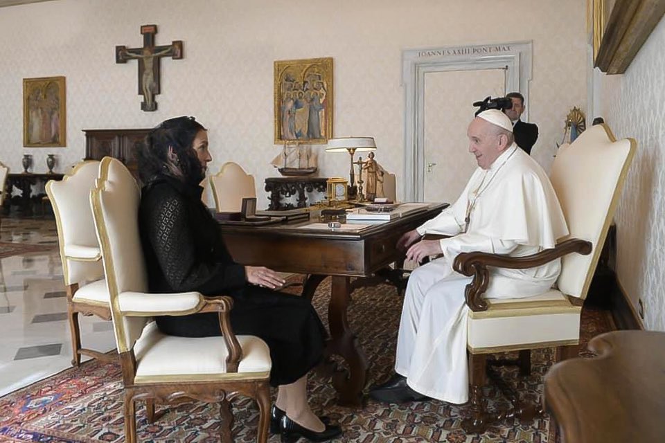 El Papa Francisco recibe a la esposa de López Obrador