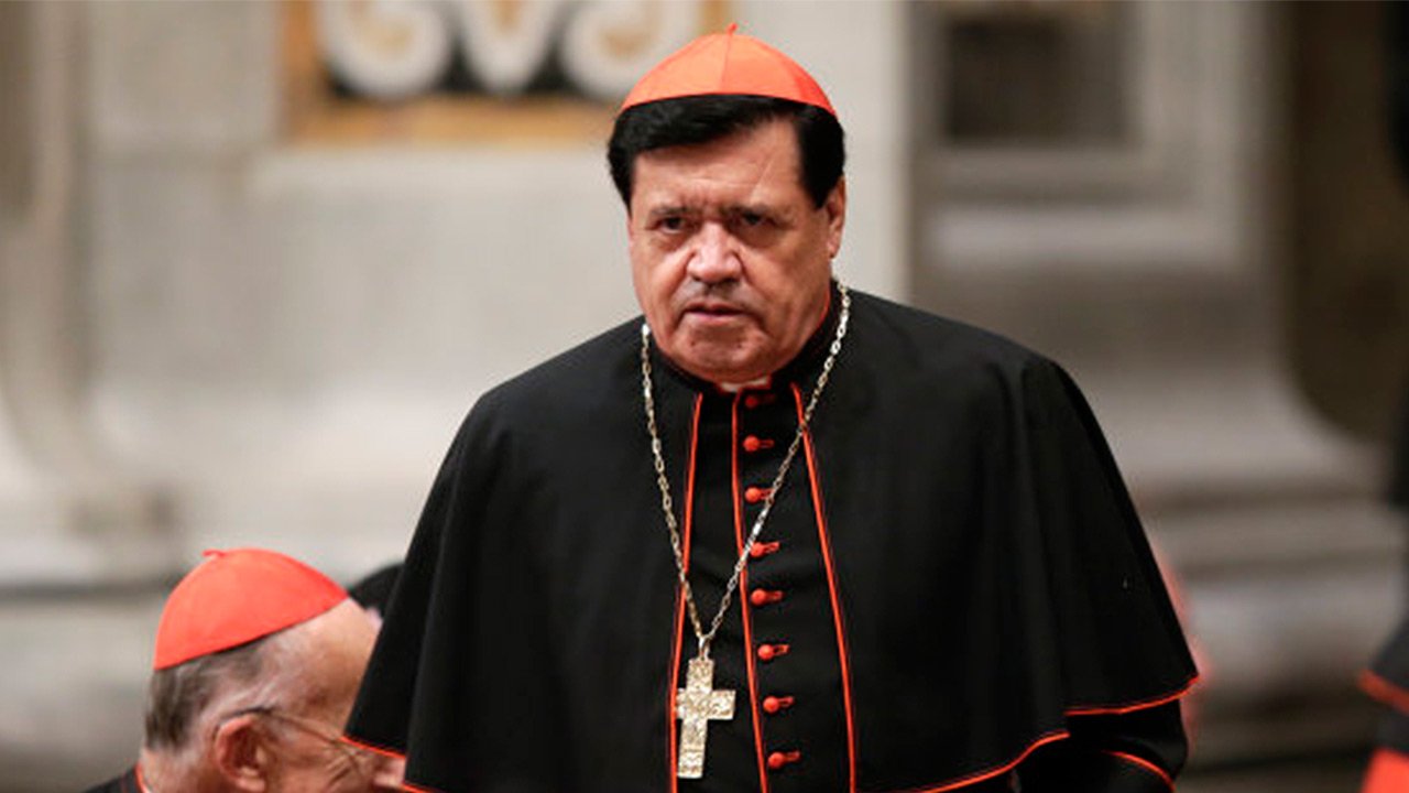 El Cardenal Rivera Carrera hospitalizado por Covid-19