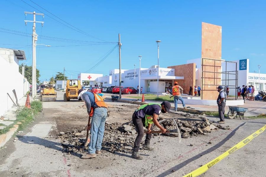 El alcalde Julián Zacarías Curi  continúa impulsando el avance de Progreso a través de trabajos de bacheo