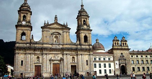 Arzobispo de Bogotá ordena cerrar iglesias ante restricción total de movilidad por COVID-19