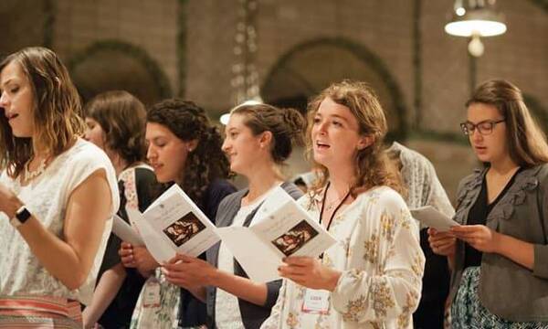 Mujeres católicas lanzan manifiesto al estilo Lutero