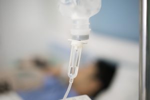 Reinfección por covid-19 podría tener síntomas más fuertes, según estudio