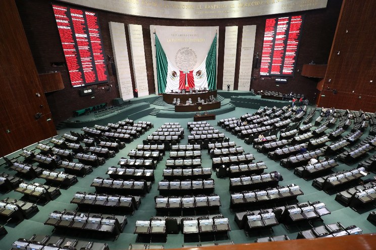 Dulce María Sauri anuncia en la Cámara de Diputados iniciativa para unificación de códigos penales en violencia contra la mujer