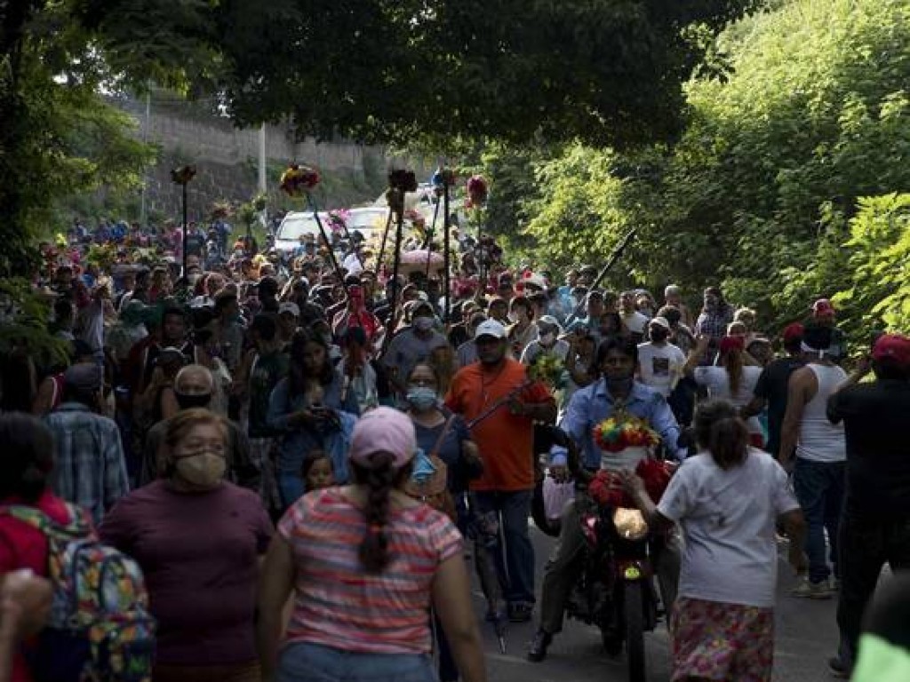 Procesan a joven por provocar contagio masivo de Covid-19 en unos XV Años; su abuelo murió