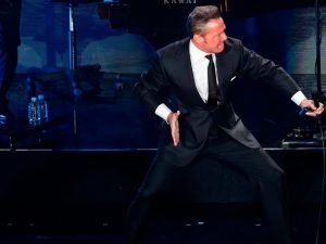 Postulan a Luis Miguel como el mejor cantante latino de la década