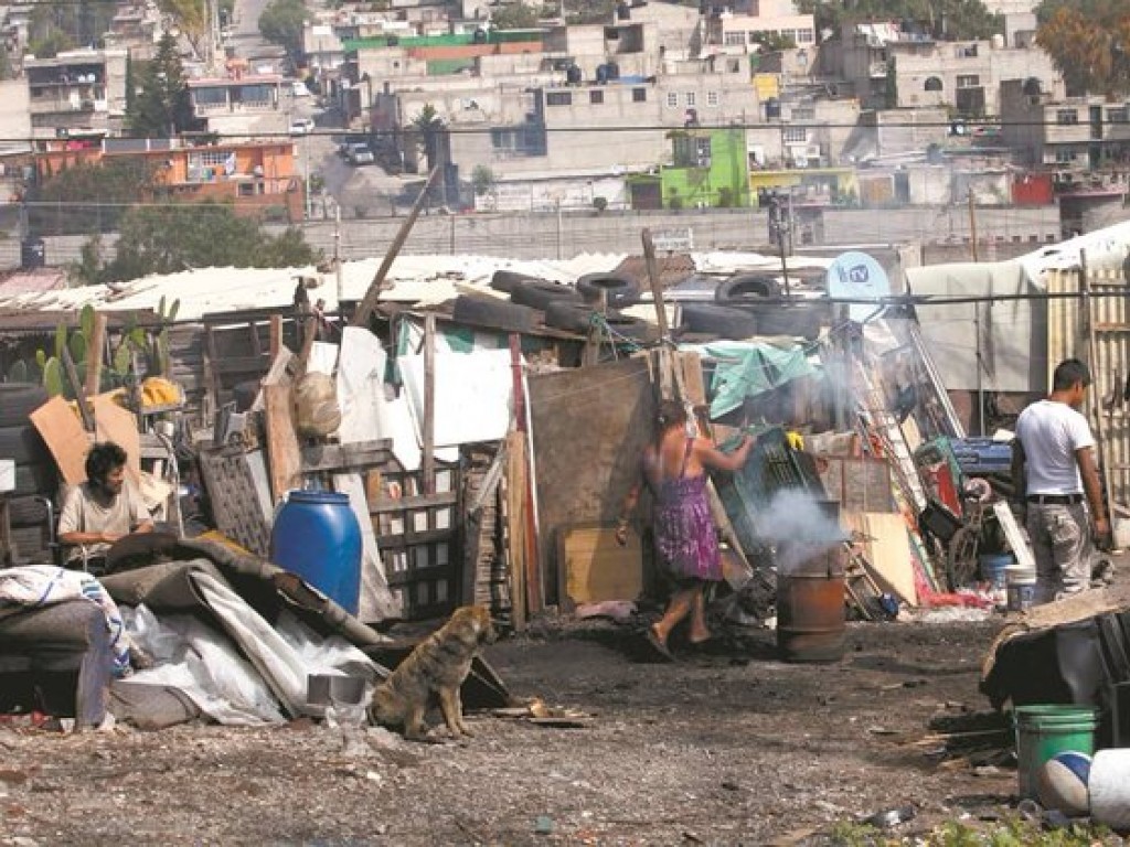 Crece la pobreza en México, 18.6 millones de hogares batallan para cubrir alimentación