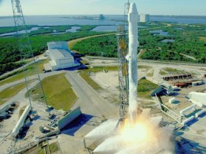 NASA lanzará cápsula de carga de SpaceX a la EEI a finales de agosto