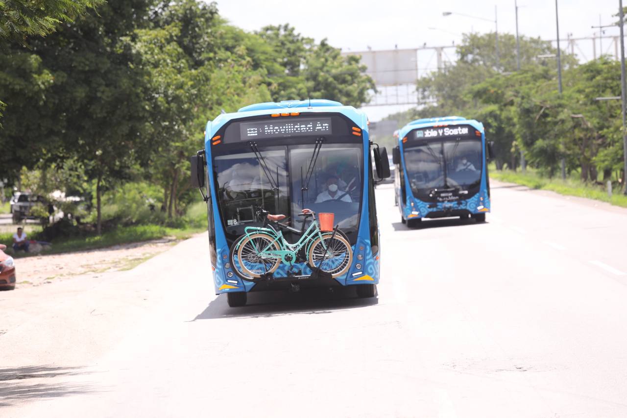 Supervisa el Gobernador Mauricio Vila Dosal las obras de infraestructura y las nuevas unidades de la ruta de transporte periférico “Va y Ven”