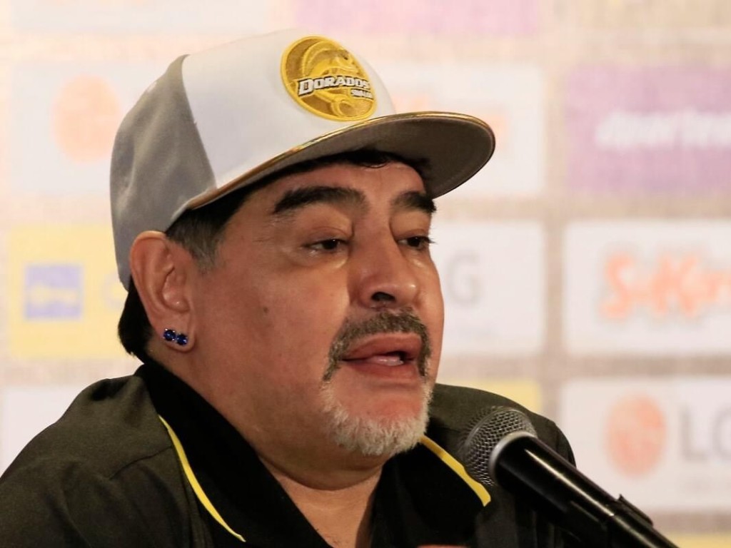 Revelan que el futbolista Maradona fue enterrado sin corazón para que los fanáticos no profanaran su tumba