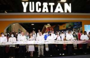 El Gobernador Mauricio Vila Dosal corta el listón inaugural del Tianguis Turístico 2021 en el Siglo XXI