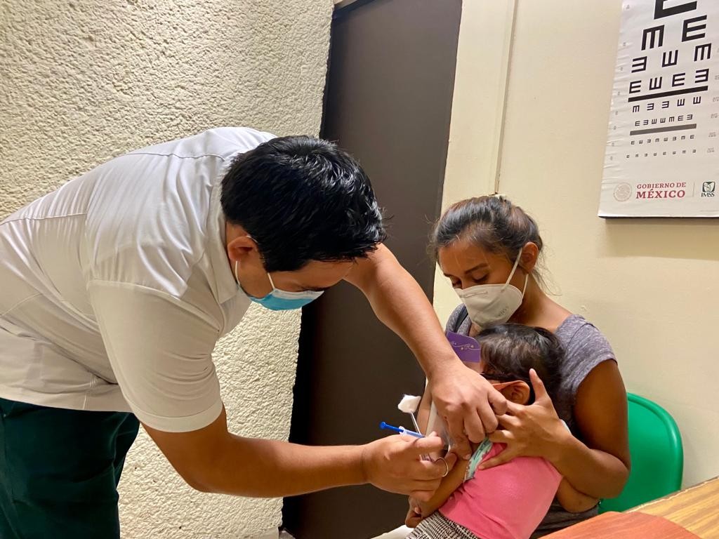 Exhorta el IMSS Yucatán a personas con factores de riesgo, a vacunarse contra la influenza