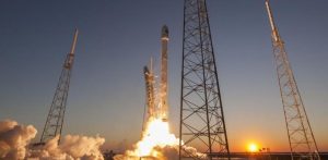 Un cohete de SpaceX va camino de estrellarse contra la Luna en marzo