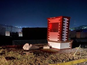Destruyen la estatua de AMLO en los primeros minutos del 2022