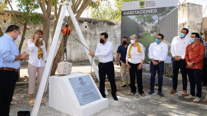 Colocan la primera piedra del Albergue de la Asociación Mexicana de Ayuda a Niños con Cáncer (Amanc) Yucatán.