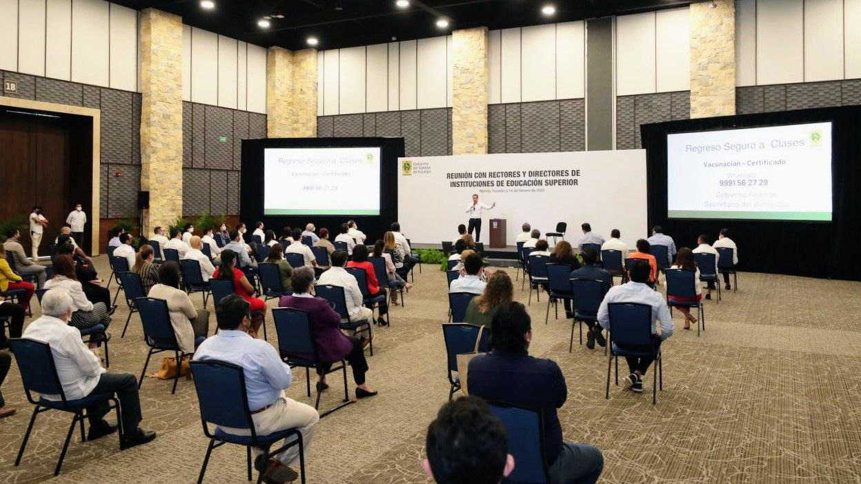 Encuentro con rectores y directores de universidades públicas y privadas