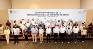 Se reúne Vila con alcaldes priistas