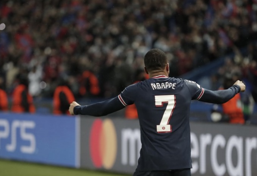 Mbappé destrona a Messi
