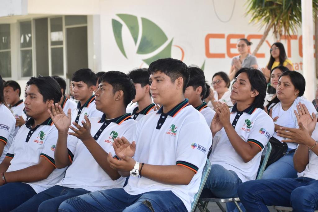 Alumnos del Cecytey se suman al programa de Educación Dual en Yucatán