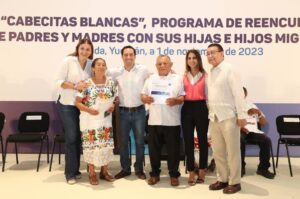 Con el apoyo del Gobernador Mauricio Vila Dosal, padres y madres de hijos e hijas migrantes volverán a reunirse después de casi 40 años