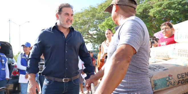 Julián Zacarías y Bepensa entregan a niñas y niños de Flamboyanes renovado parque “El Ancla”