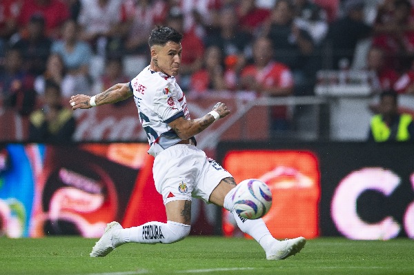 Chivas anunció de forma oficial la baja de “Chicote” Calderón, quien jugará con el Necaxa