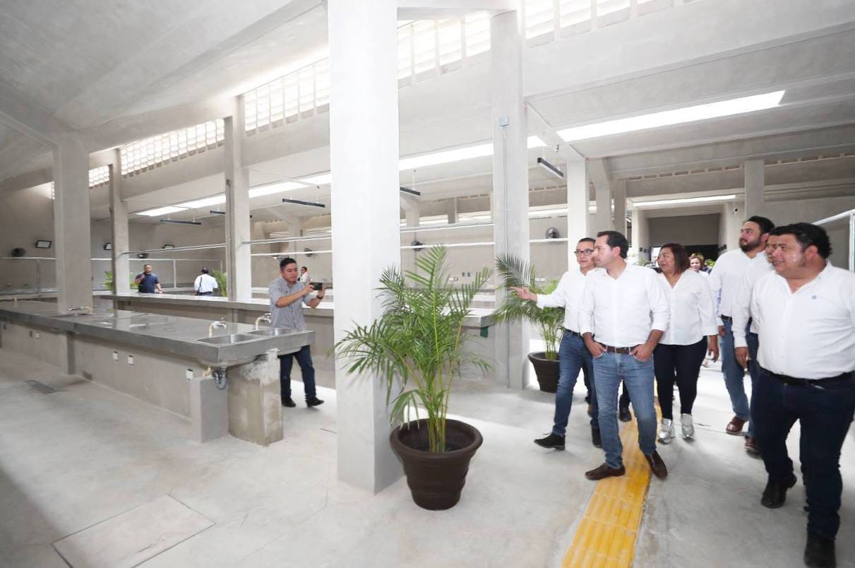 Con renovado mercado y la rehabilitación de Centros Comunitarios Deportivos, Vila Dosal transforma la vida de la gente de Kanasín
