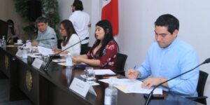 Distribuyen iniciativas a diputados de la comisión de Puntos Constitucionales y Gobernación