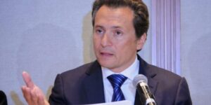 Emilio Lozoya sale del reclusorio norte hacia su casa; seguirá procesos en libertad
