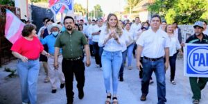 Buctzotz respalda a Pili Santos Díaz durante el registro de su candidatura
