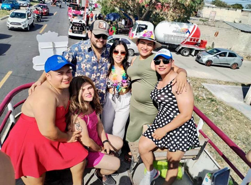 Récord del Carnaval de Kanasín, más de 300,000 personas se disfrazan y despiden al Rey Momo