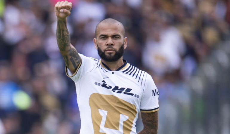 Dani Alves no estaba en el baño al momento de la presunta violación, un video podría ser clave en el juicio