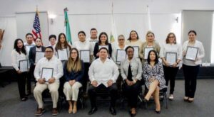 Autoridades de Estados Unidos certifican a 14 especialistas de la Fiscalía yucateca