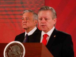 Barra de abogados reprueban injerencia de AMLO en el Poder Judicial a través de Zaldívar