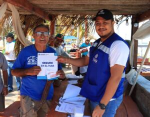 La gente del mar es respaldada por Vila Dosal durante la veda del mero
