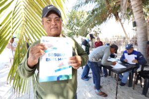 Comienza entrega de apoyos del programa de Respeto a la Veda del Mero a pescadores yucatecos