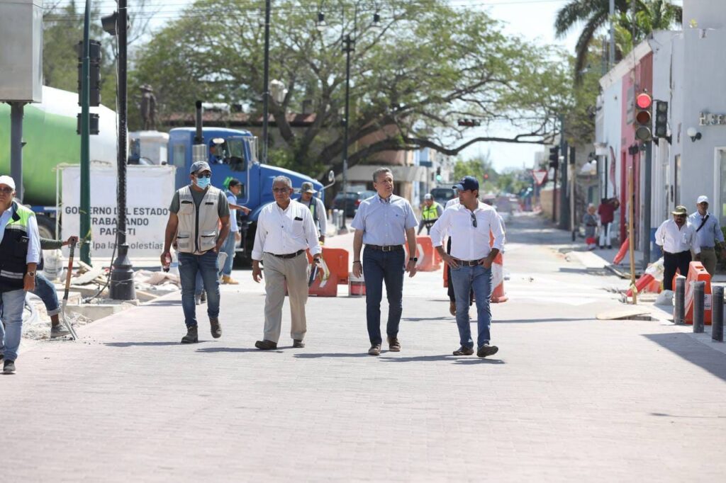 Supervisan los trabajos de construcción del Corredor Turístico y Gastronómico
