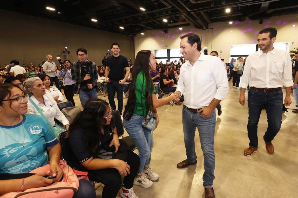 Reconoce Vila esfuerzo de universitarias yucatecas que estudian carreras en Ciencias, Tecnología, Ingeniería y Matemáticas con apoyo del Gobierno del Estado