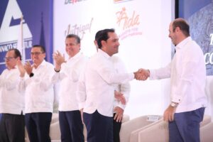 Vila atestigua la toma de compromiso del Consejo Directivo de la Canaco Servytur Mérida 2024