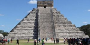 Hoy, Equinoccio de primavera 2024, se verá de nuevo el Descenso de Kukulcán en Chichén Itzá