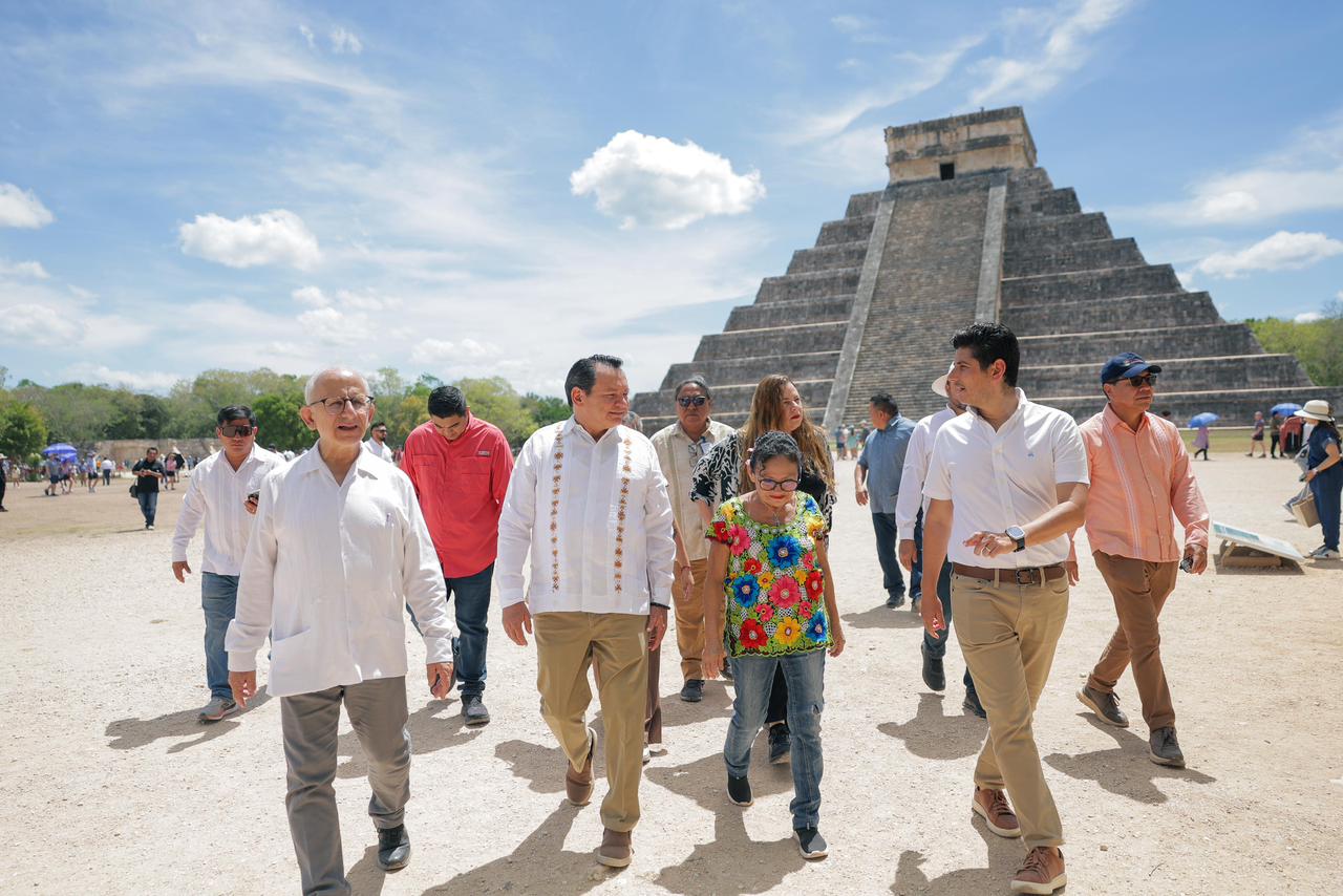 Impulsan mejores condiciones para artesanas y artesanos en Chichén Itzá 